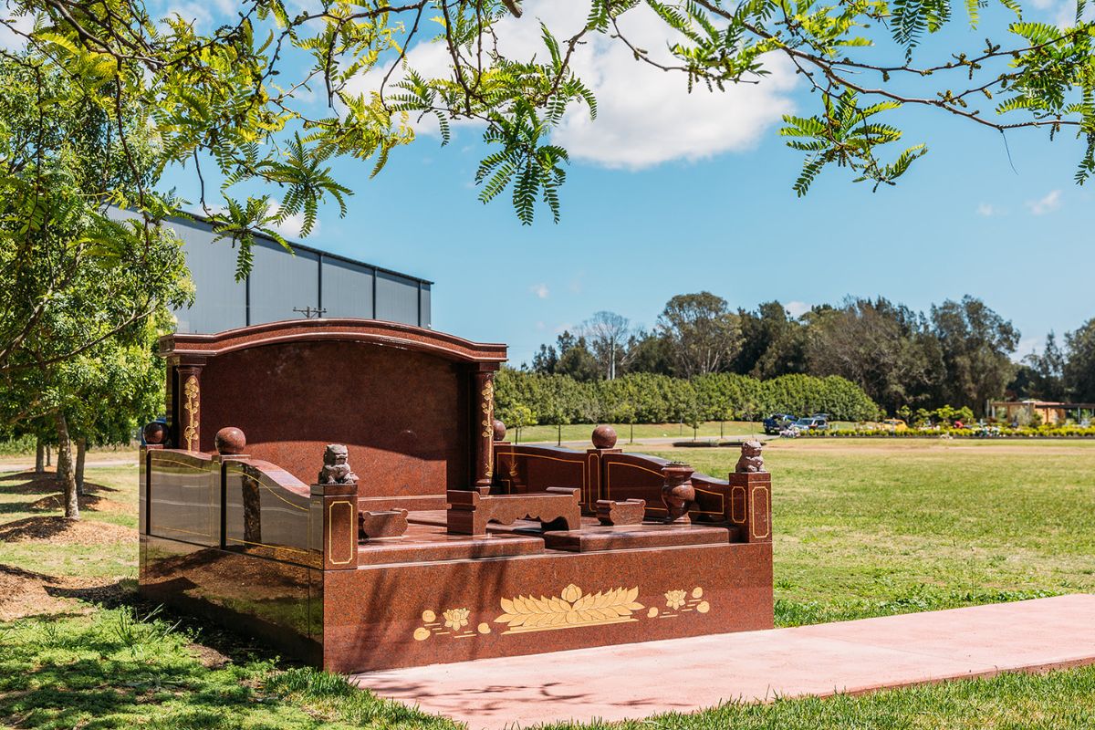 Single Burial Site with Plinth